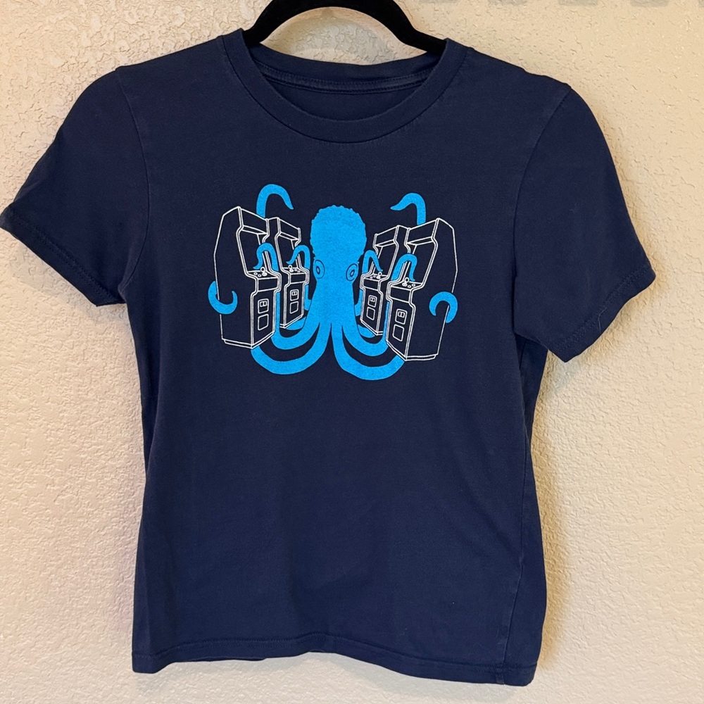Kids Navy Blue Octopus Arcade in Graphic T-Shirt (Size L)